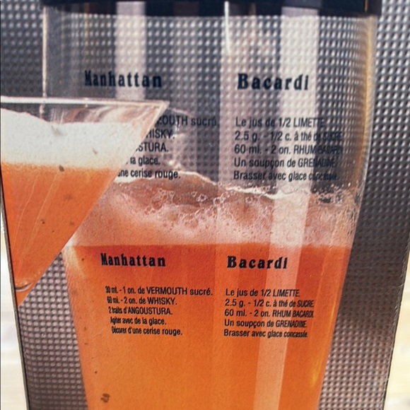 Club Bistro Cocktail Shaker with Black Lid - Picture 2 of 5